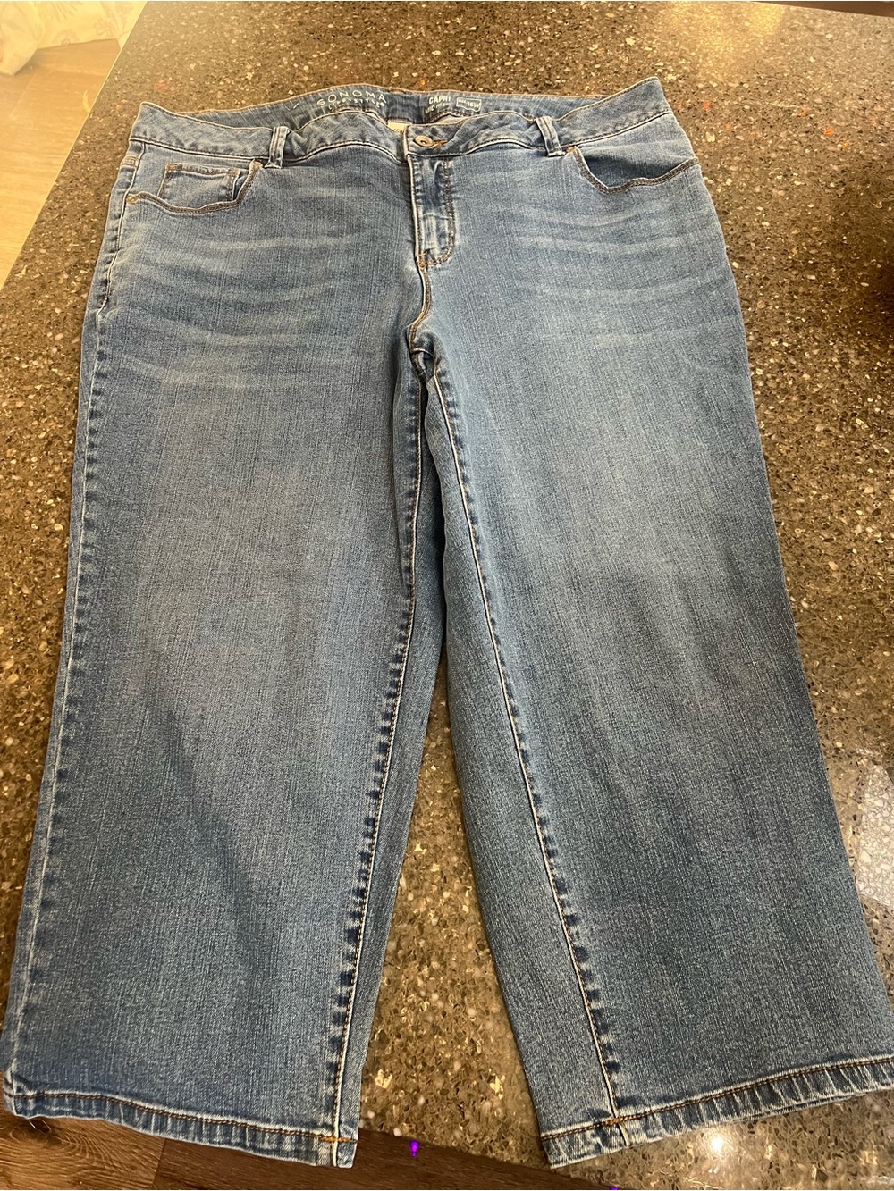 Sonoma Light Wash Capri Mid Rise Size 16W Plus Size Casual Coastal Vacation EUC